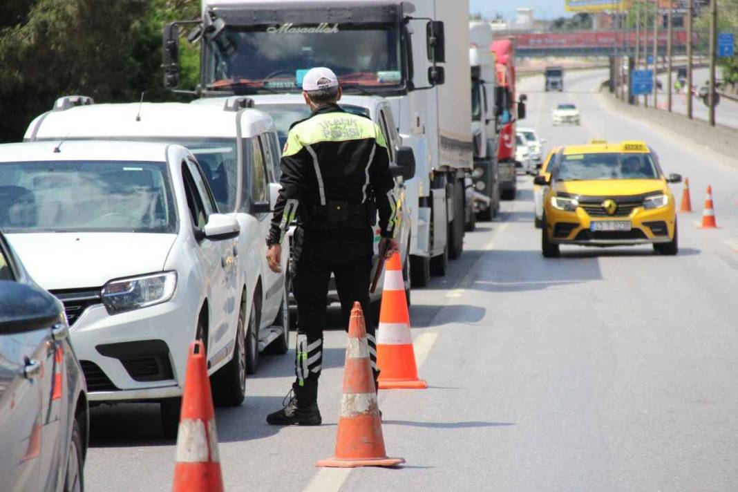 Ehliyetini kaptırmak istemeyen sakın bunu yapmasın: Büyük cezası var 2