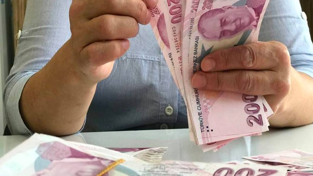 Yeni yılda en düşük memur ve emekli maaşı ne kadar olacak? Yeni maaş tablosu belli oldu 1