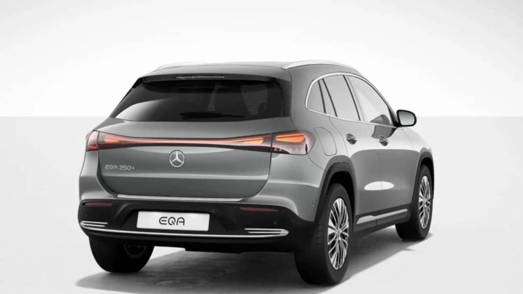 Elektrikli SUV pazarındaki rekabet kızışıyor: İşte yenilenmiş özellikleri ve fiyatıyla 2024 Mercedes EQA... 4