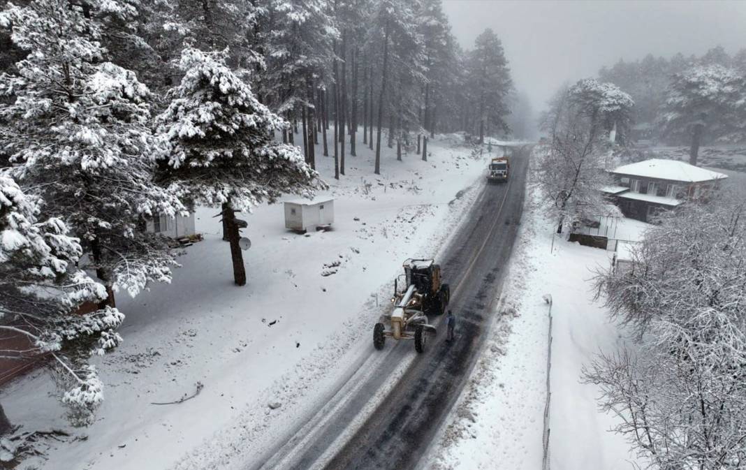 İstanbul'da kar alarmı: Tarih verildi, ekipler hazırda! 10