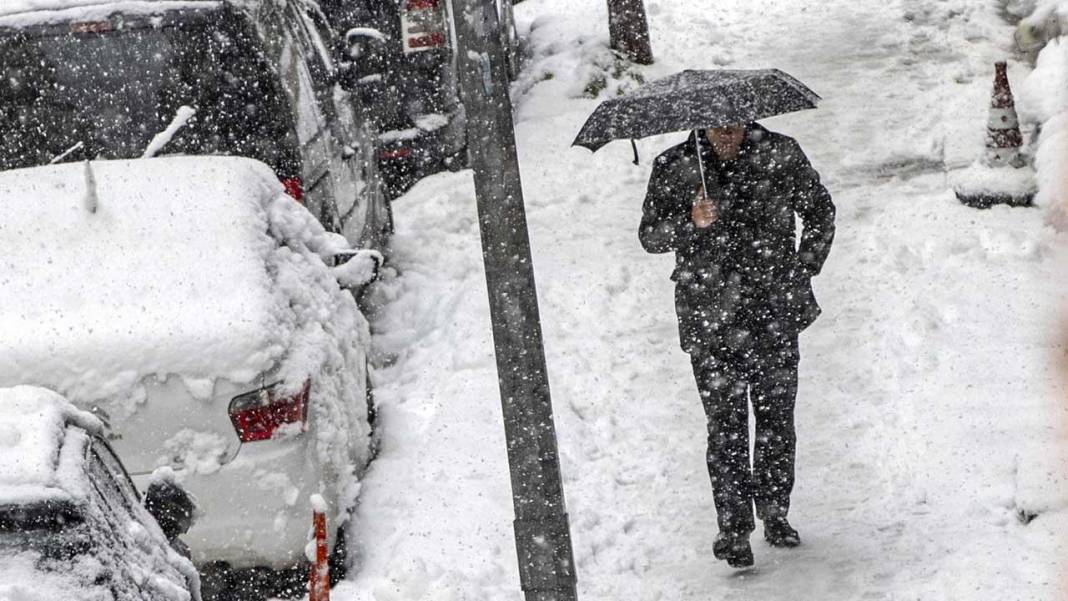 Meteoroloji'den peş peşe uyarı: Asıl kış şimdi geliyor! Kar, sağanak ve dondurucu hava... 10