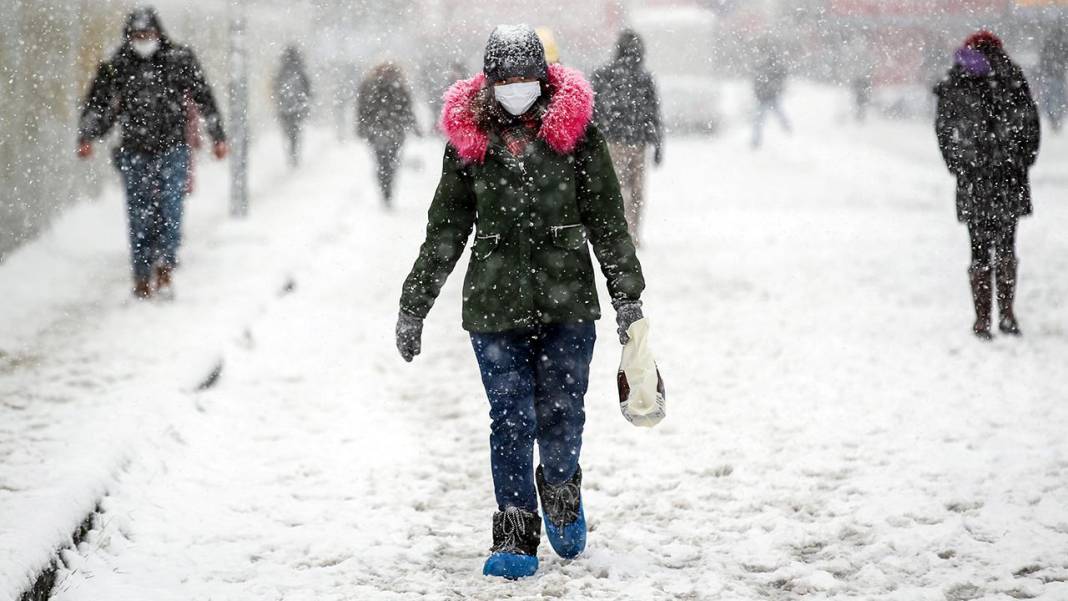 Meteoroloji'den 31 il için sarı ve turuncu kod alarm verildi: Kar ve sağanak geliyor... 12