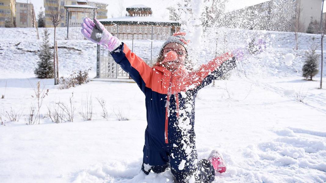 Meteoroloji'den 31 il için sarı ve turuncu kod alarm verildi: Kar ve sağanak geliyor... 11