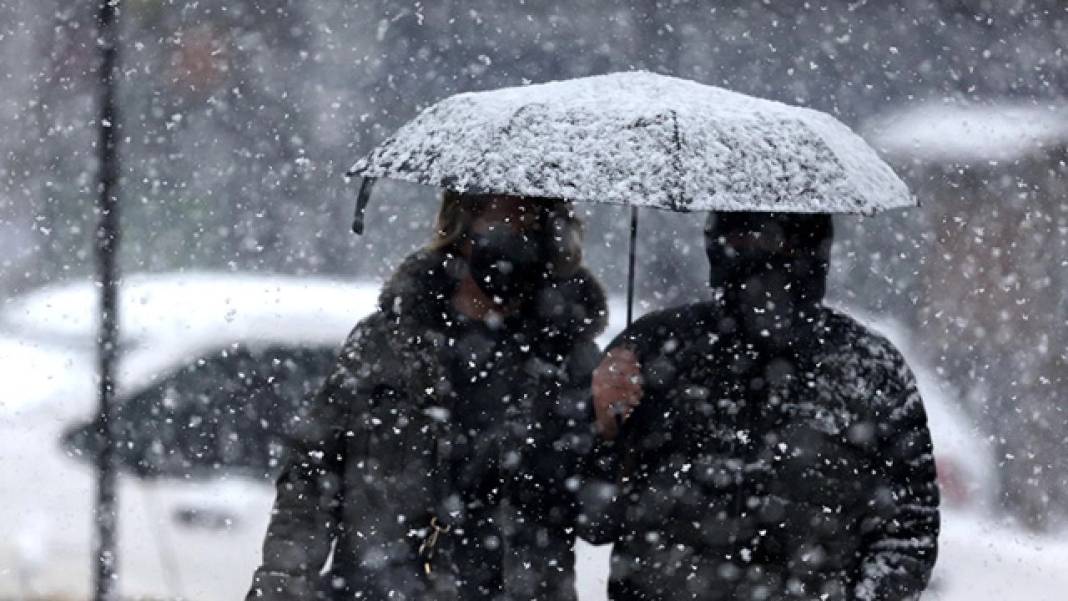 Meteoroloji'den 10 il için sarı kodlu alarm verildi: İstanbul o tarihten itibaren... 9