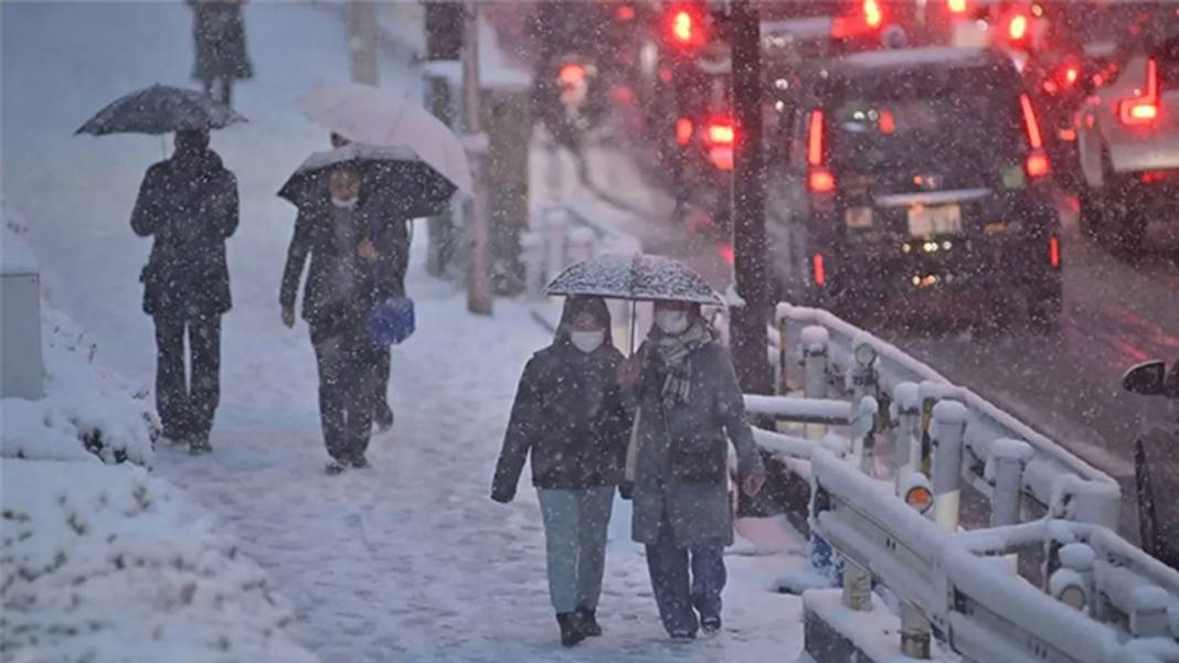 Meteoroloji'den peş peşe uyarı: Asıl kış şimdi geliyor! Kar, sağanak ve dondurucu hava... 12