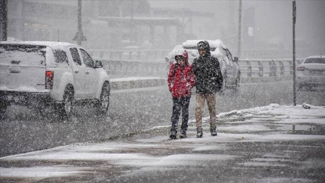 İstanbul'da kar alarmı: Tarih verildi, ekipler hazırda! 5