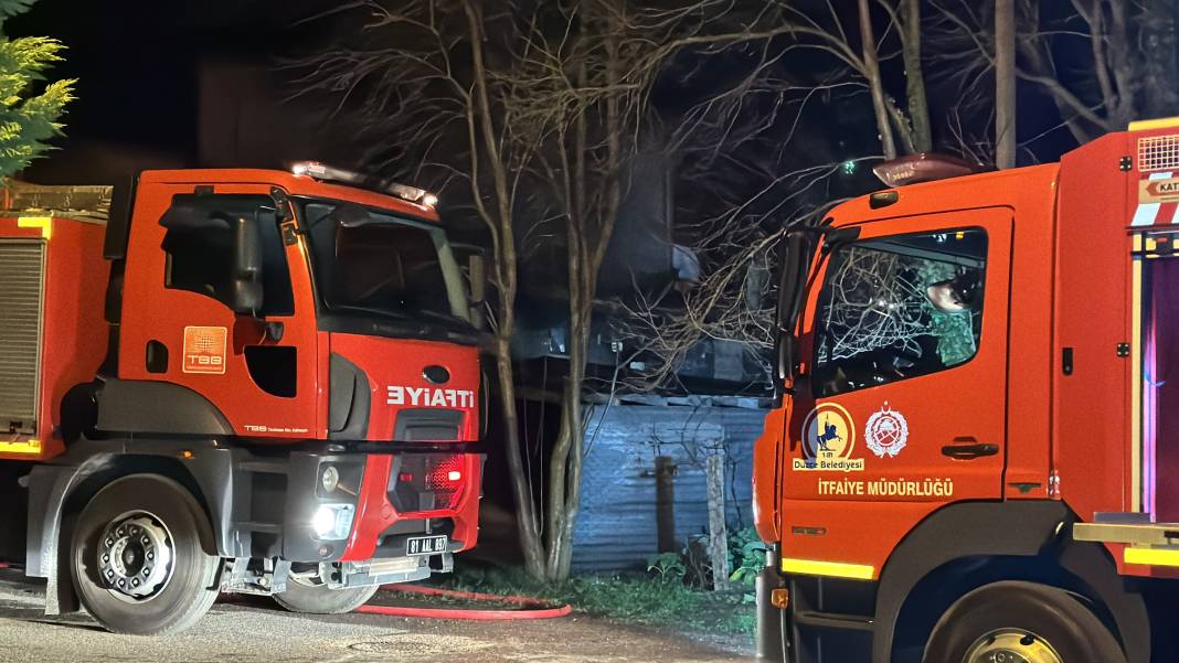 Düzce’de tek katlı evde çıkan yangında acı kayıp:  1 ölü 11