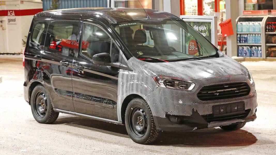 Yeni Ford Tourneo Courier fiyat listesi şaşırttı! Hem ticari hem SUV... 1