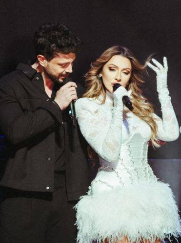 Hadise ve Murat Boz aynı sahnede! Sosyal medya yıkıldı 6