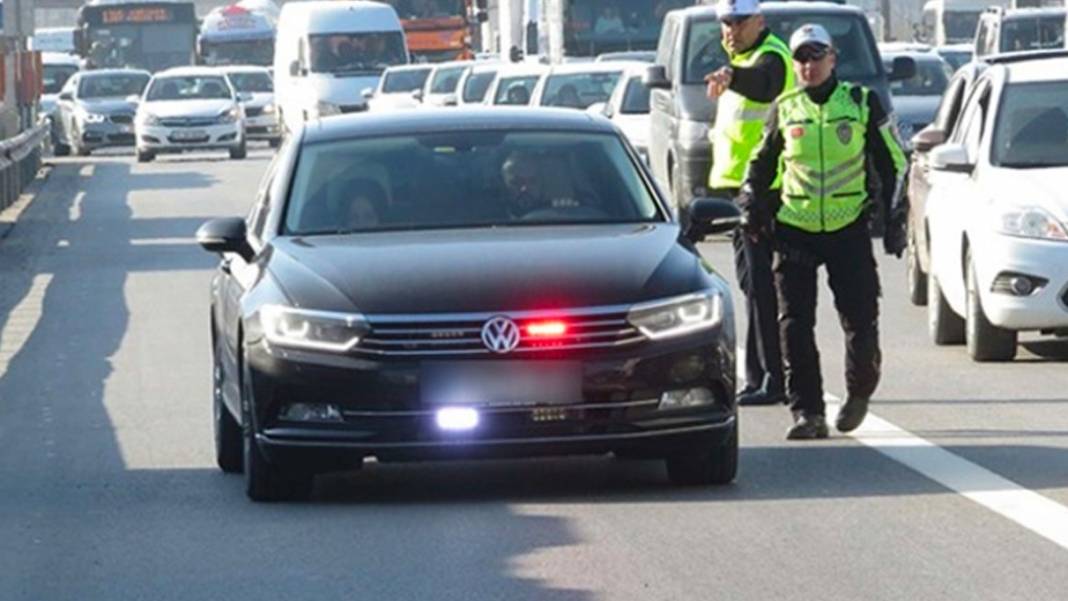 Polis gördüğü yerde durduracak: Bu araçlar anında trafikten men edilecek 6