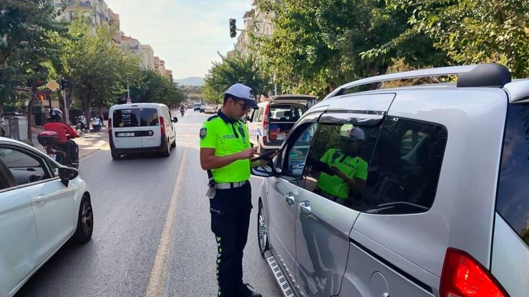 Polis gördüğü yerde durduracak: Bu araçlar anında trafikten men edilecek 5