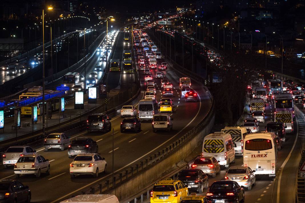 Milyonlarca araç sahibini ilgilendiriyor! Trafik sigortasında yeni uygulama: Yürürlüğe gireceği tarih için geri sayım başladı 1