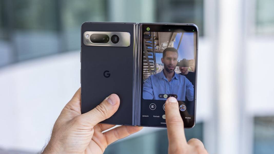 Google'dan yeni katlanabilir telefon : İşte Pixel Fold 2 özellikleri ve muazzam tasarımı 4