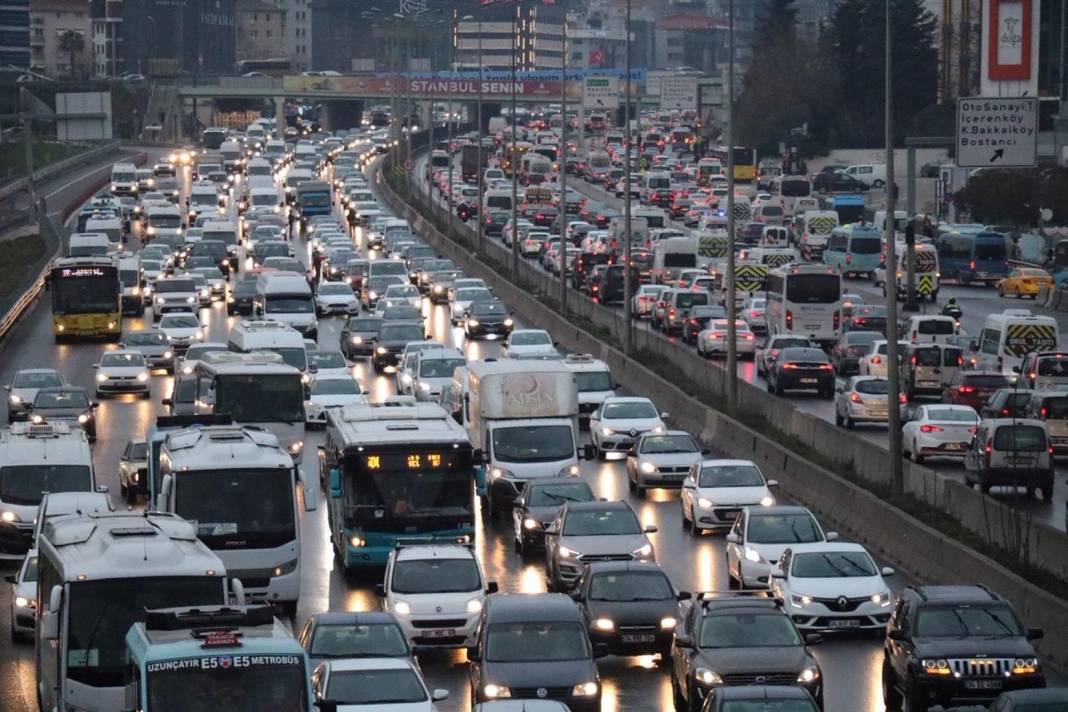 Zorunlu trafik sigortasında yeni dönem resmen başladı! Bunu yapmayanın aracı trafikten men edilecek 10