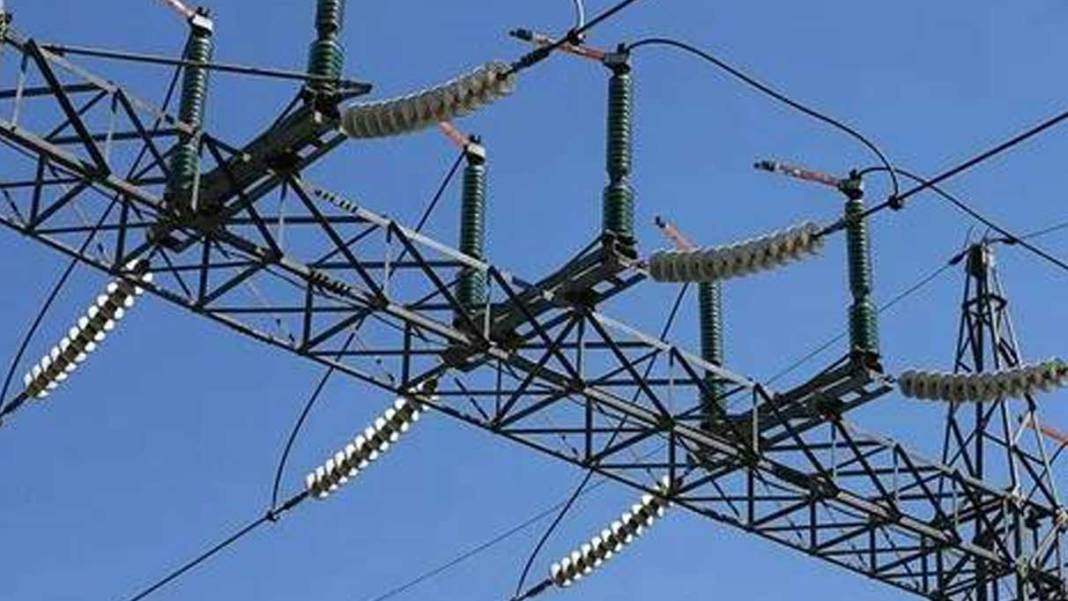 Elektriğe o tarihte rekor zam gelecek! Bu fiyatları gören gaz lambalarına sarılacak 11