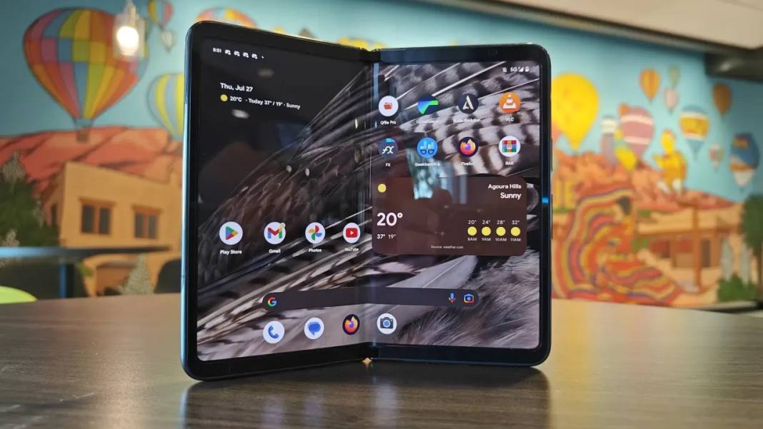 Google'dan yeni katlanabilir telefon : İşte Pixel Fold 2 özellikleri ve muazzam tasarımı 1