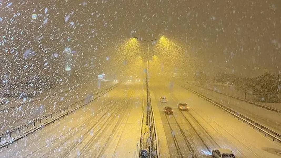 Meteoroloji İstanbul dahil o illeri tek tek uyardı: Göz gözü görmeyecek! 16