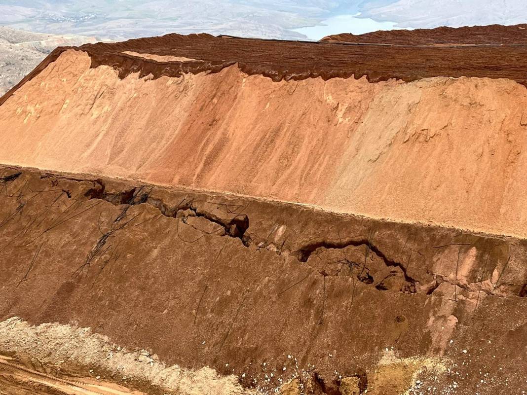 Erzincan İliç’te göz göre göre ölüme götüren ihmalin fotoğrafları ortaya çıktı! İşçiler tek tek çekmiş 1