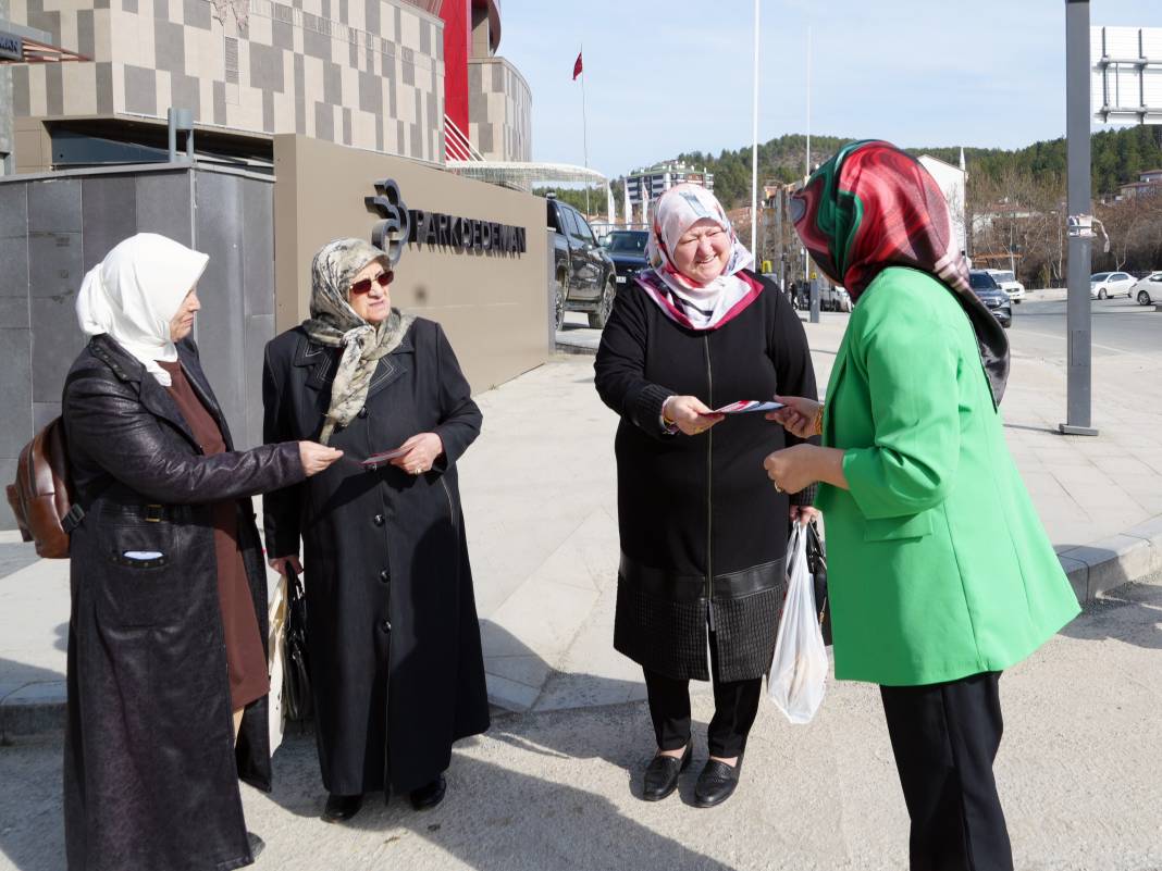 Kastamonu'da anne ve kızı muhtarlık için yarışıyor! Büyüttü besledi kendine rakip etti 6