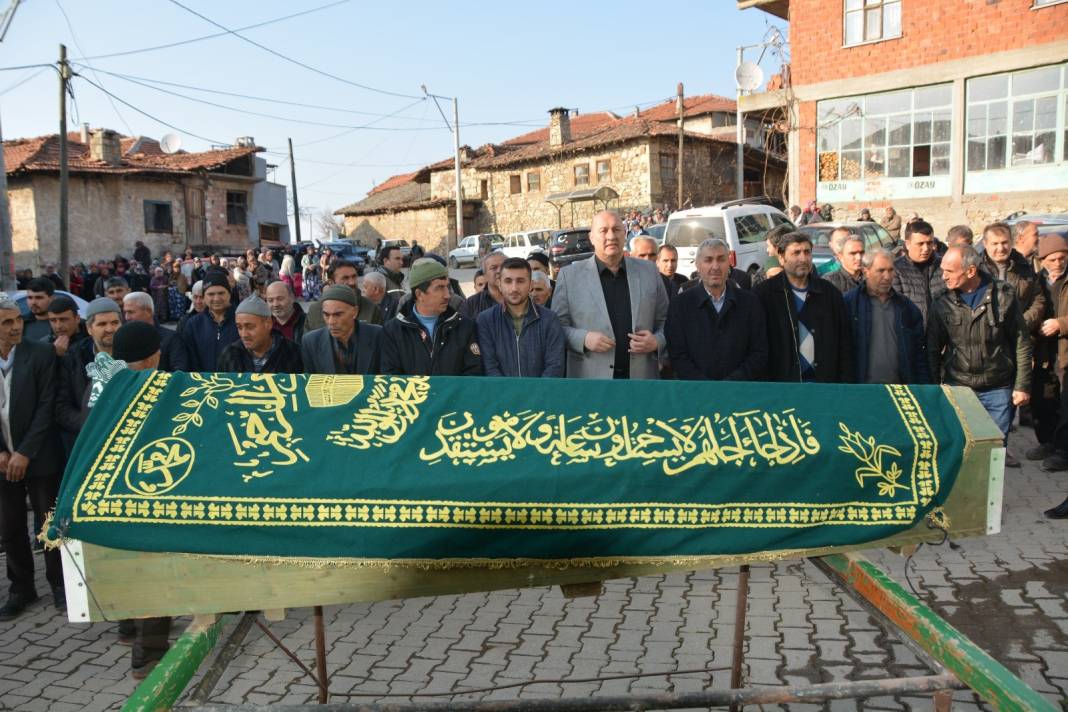 Tüm Balıkesir bu olayı konuşuyor! Aynı gün bir değil iki kez öldü! Detayları tüyler ürpertti 6