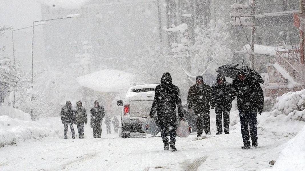 Meteoroloji tek tek uyardı: O illere sağanak yağış, kar ve çığ geliyor... 4