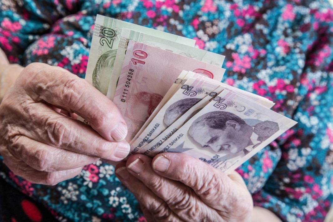SGK toplu para iadesi için harekete geçti: Listede bulunanın hesabına 2664 lira yatacak 3