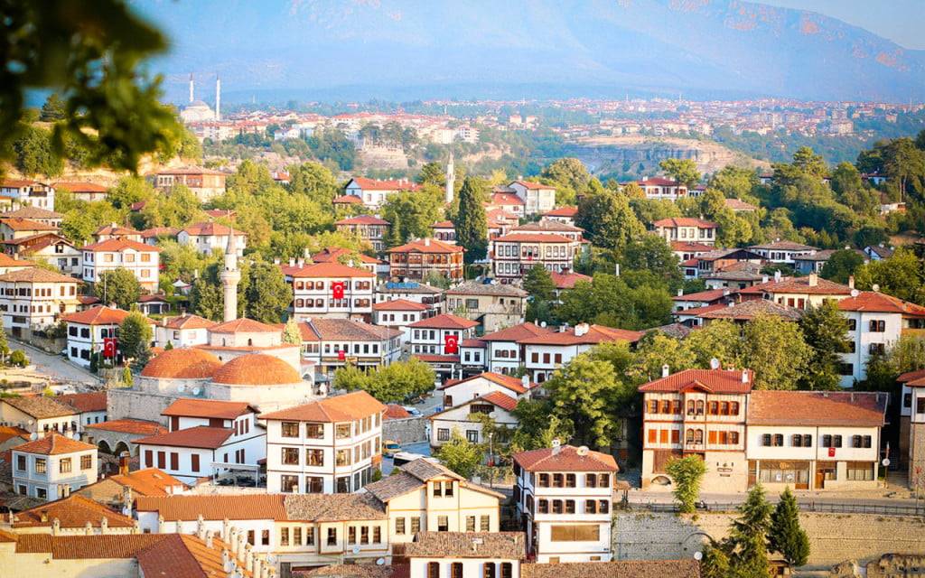 İlber Ortaylı Türkiye’nin İtalya’sı demişti! İşte turistlerin yeni gözdesi gecesi ayrı gündüzü ayrı güzel 9