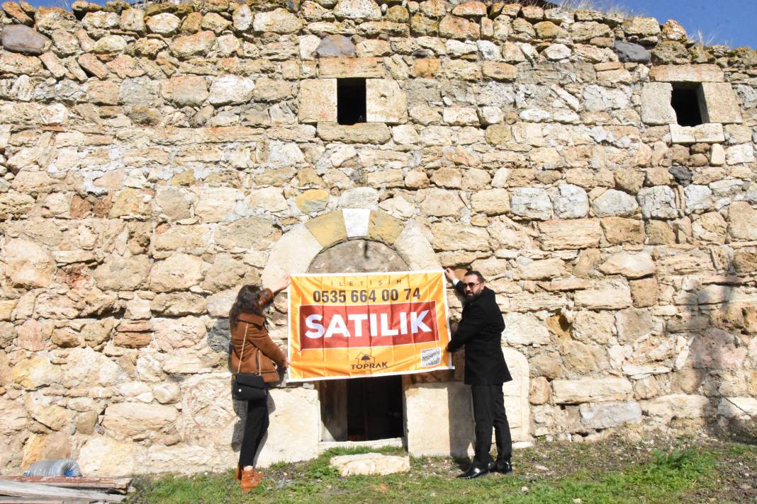 Sahibinden satılık kilise tapuda samanlık diye geçiyor ama değeri dudak uçuklatıyor 6