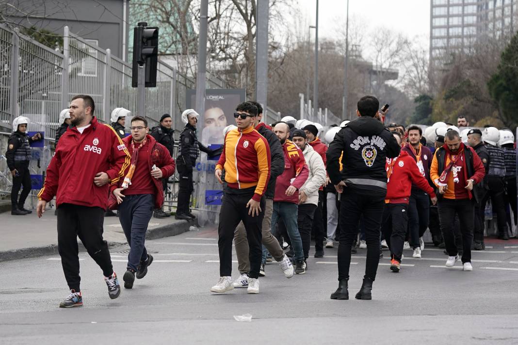 Galatasaray taraftarı, Dolmabahçe'de 5