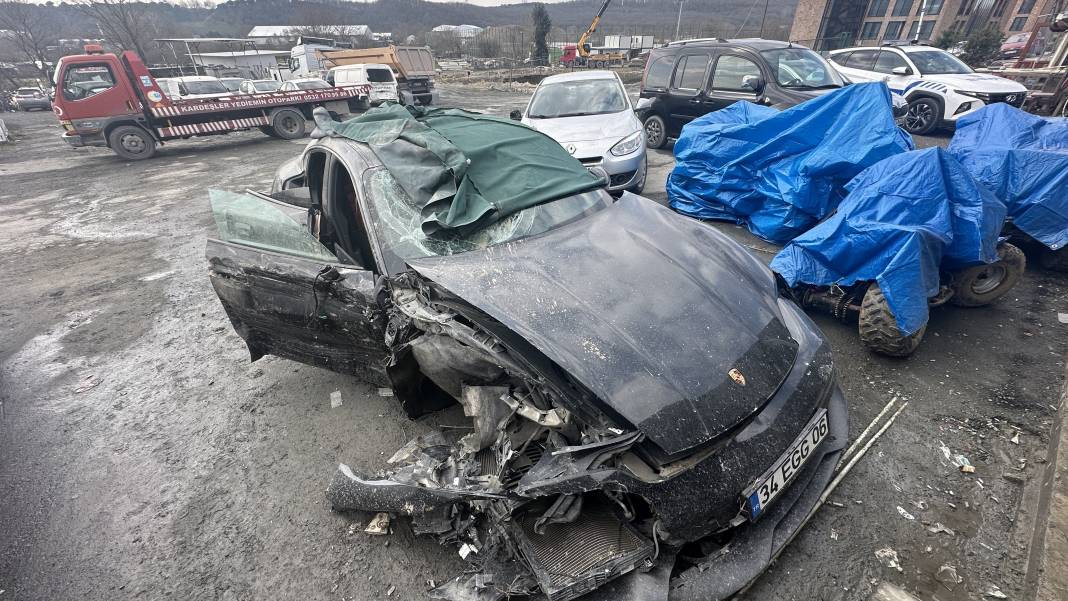 Eylem Tok’un oğlunun kaza yaptığı lüks aracın son görüntüsü ortaya çıktı 1