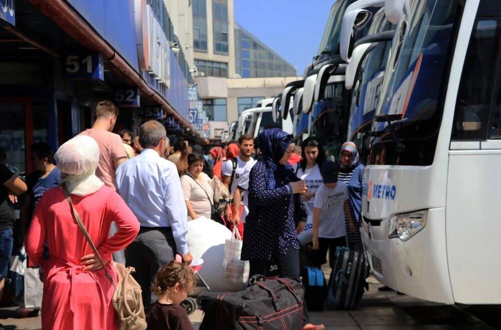 10 ilde yerel seçim hareketliliği otobüs ve uçak biletleri tükendi 4