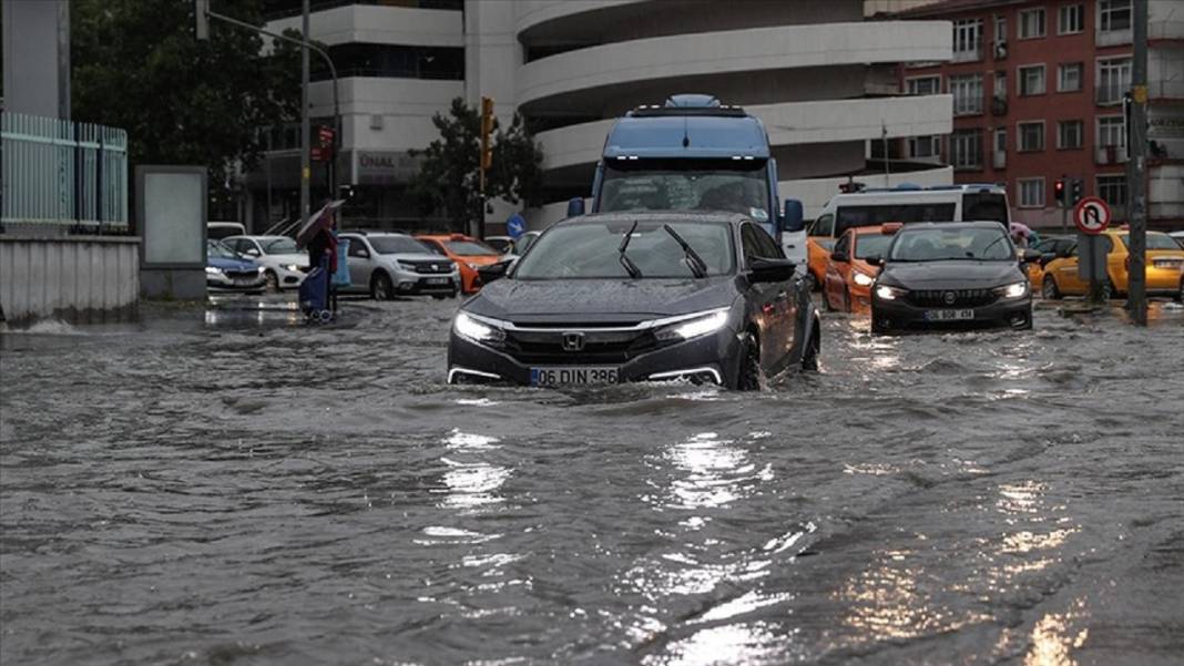 Sağanak, sel ve fırtına...Meteoroloji'den 81 ile kritik uyarı! 12