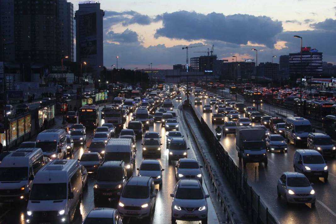 Trafikte bunu yapan yandı! Yürürlüğe girdi aracına el konulacak 4