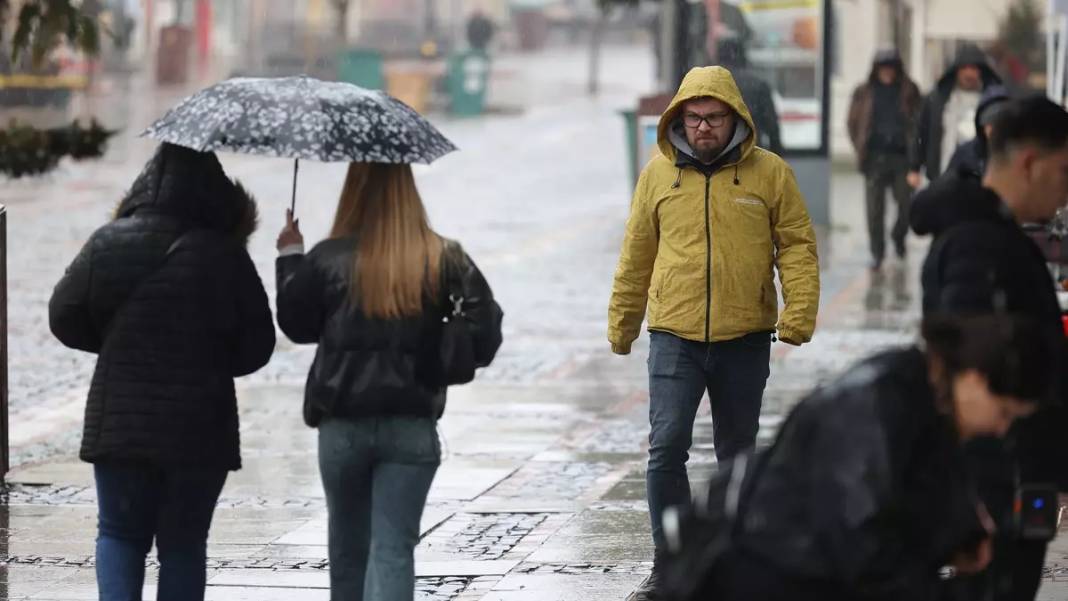 Meteoroloji'den 10 ile kritik uyarı: Fırtına, sağanak, sel ve çığ... Günlerce sürecek 14