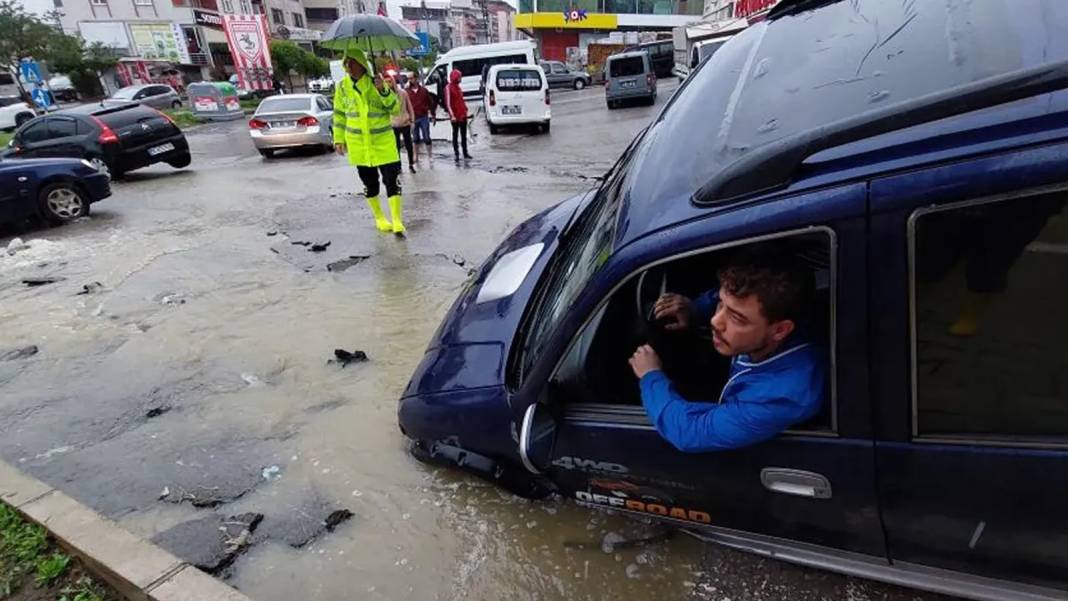 Sağanak, sel ve fırtına...Meteoroloji'den 81 ile kritik uyarı! 8