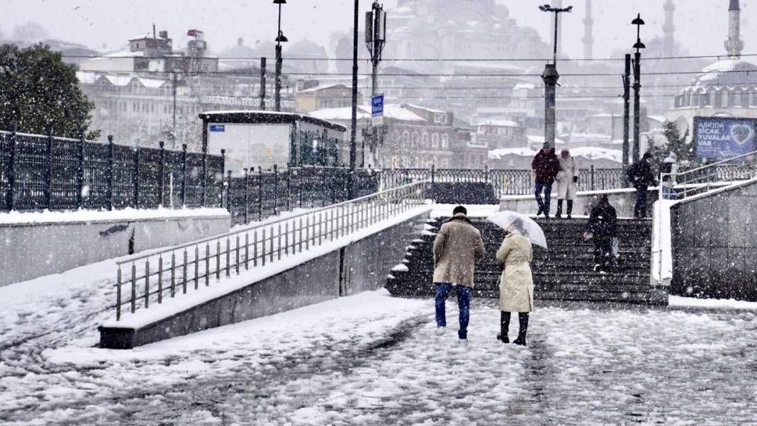 Tarih verildi: Lapa lapa kar yağacak! Meteoroloji o illeri tek tek uyardı... 4