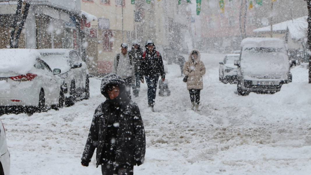 Meteoroloji'den bu illere kritik uyarı: Kuvvetli kar ve sağanak geliyor 12