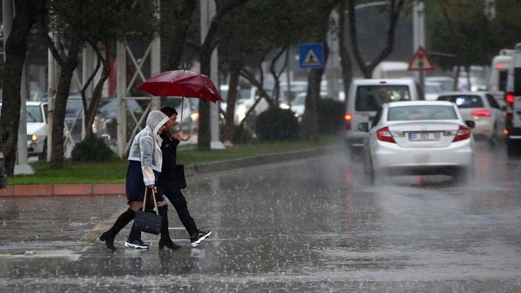 Meteoroloji tek tek uyardı: Sıcaklıklar düşecek sağanak etkili olacak! 7