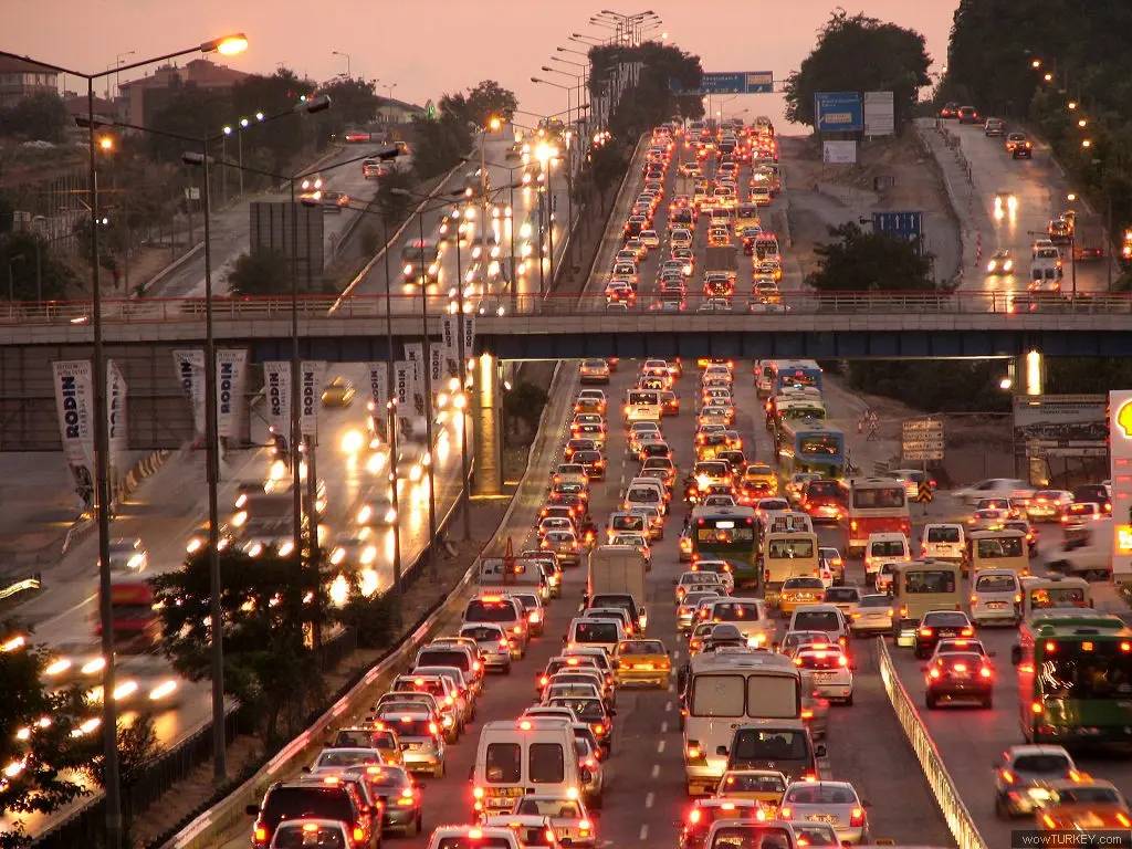 Resmen yürürlüğe girdi! Bunu yaptırmayan trafikten men edilecek 9