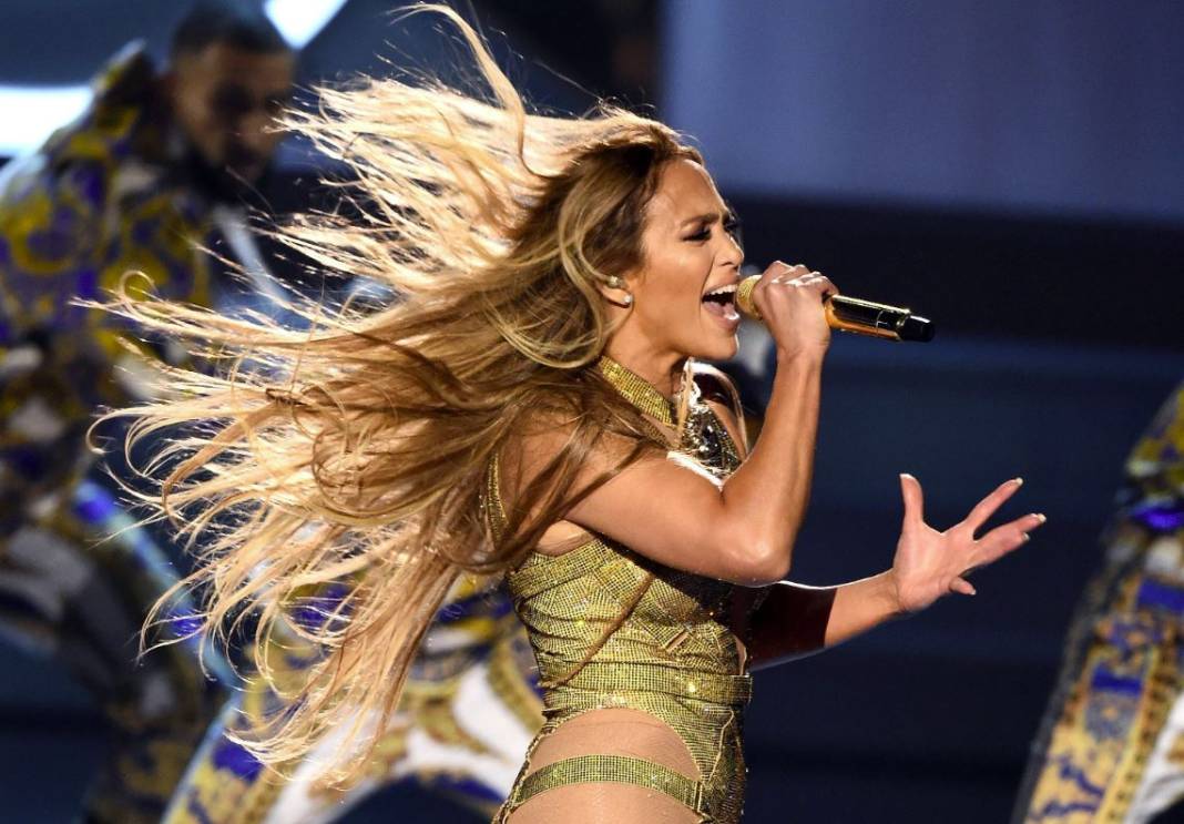 Biletleri satılmayınca konserlerini tek tek iptal etti! Dünyaca ünlü şarkıcı Jennifer Lopez'e talep azaldı 3