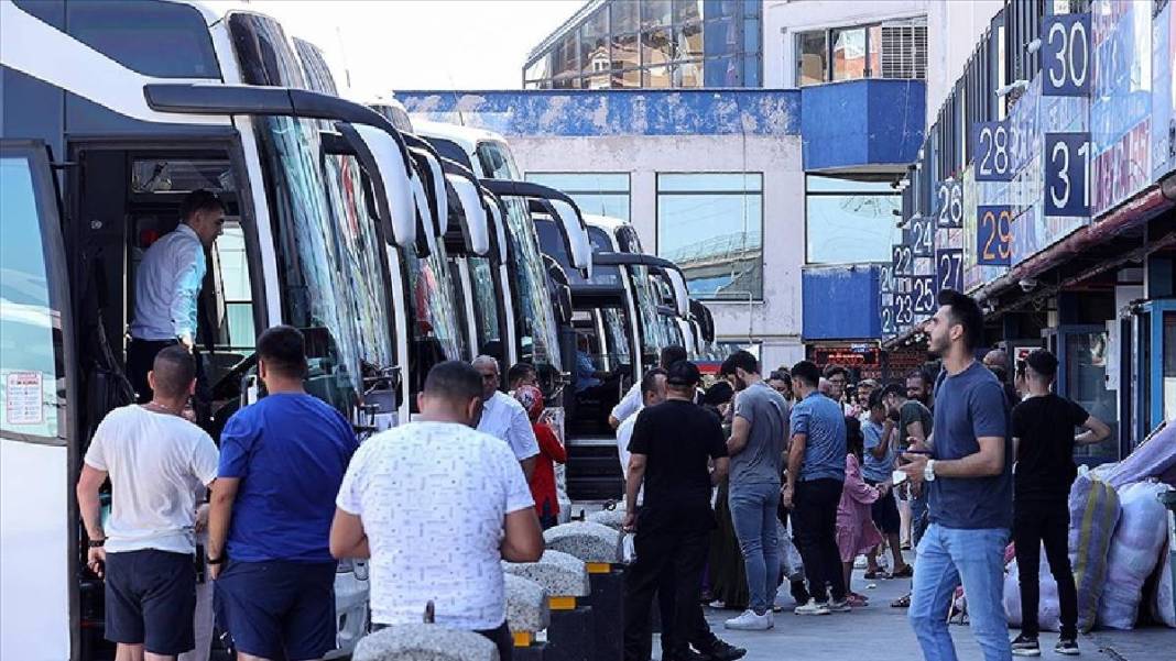 Bayrama günler kala otogarlar hareketlendi: En çok bilet alınan iller belli oldu 14