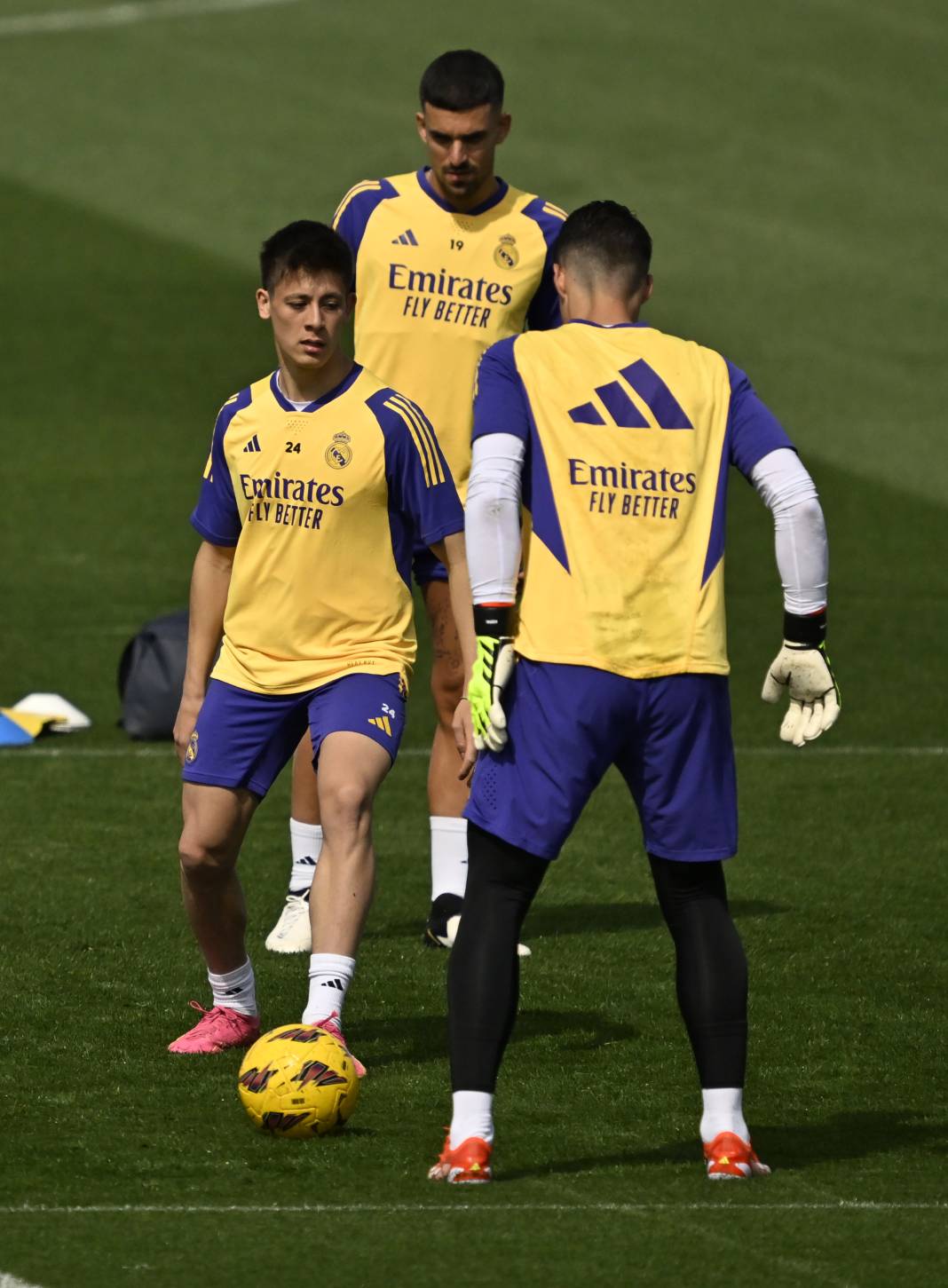 İspanyollar duyurdu: Arda Güler Real Madrid formasıyla bir ilke imza atacak 6