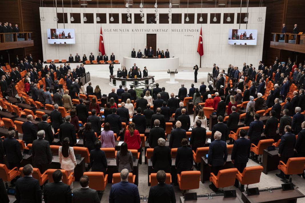 Ankara kulisleri bu haberle çalkalanıyor! Merkez sağda yeni bir parti kuruluyor 4