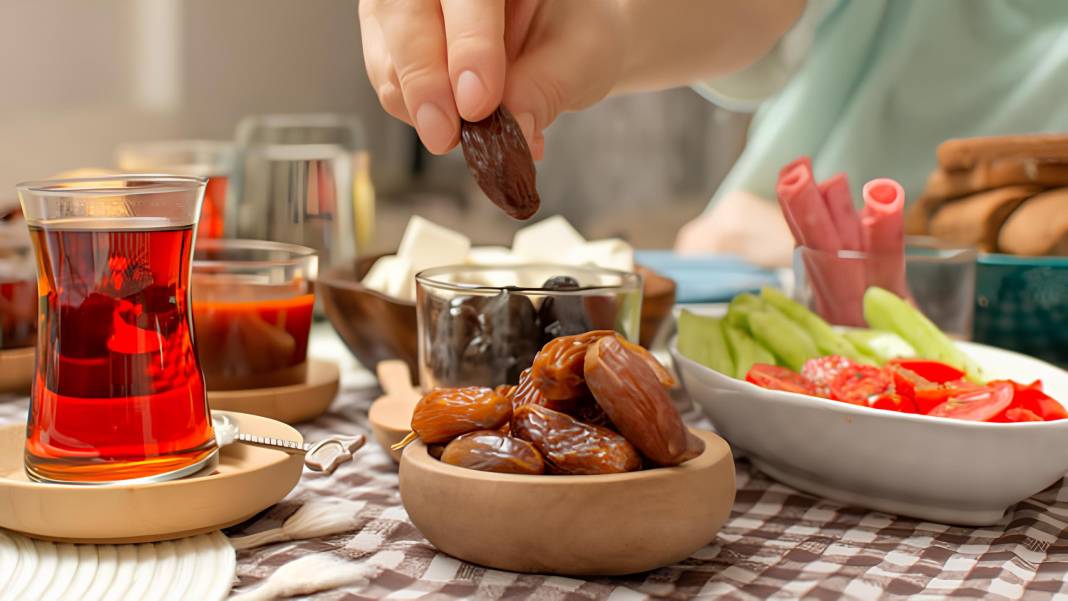 Oruç tutarken kilo vermenin formülü! İşte Ramazan'a özel diyet menüsü... 14