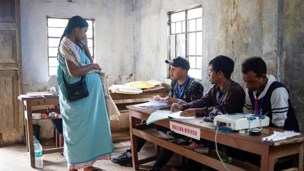 Dünyanın en büyük seçimi başladı: Haftalarca sürecek 13