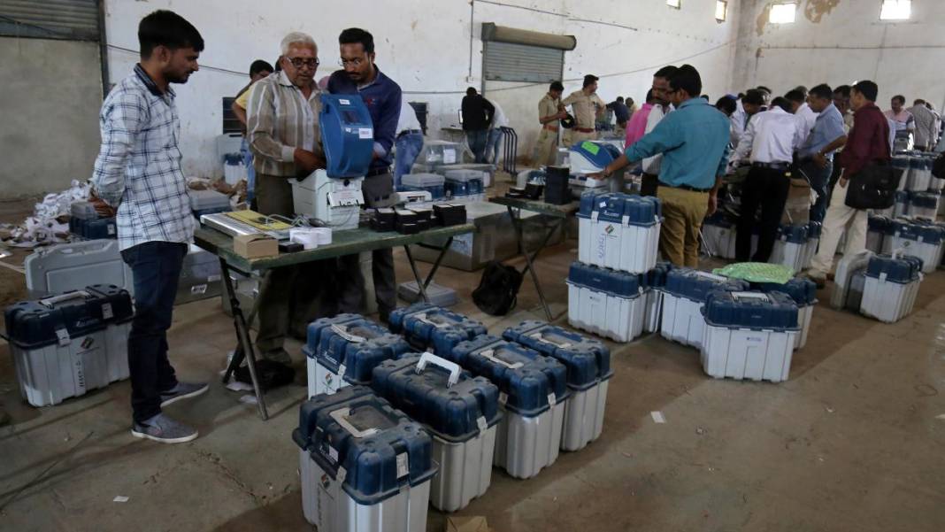 Dünyanın en büyük seçimi başladı: Haftalarca sürecek 4