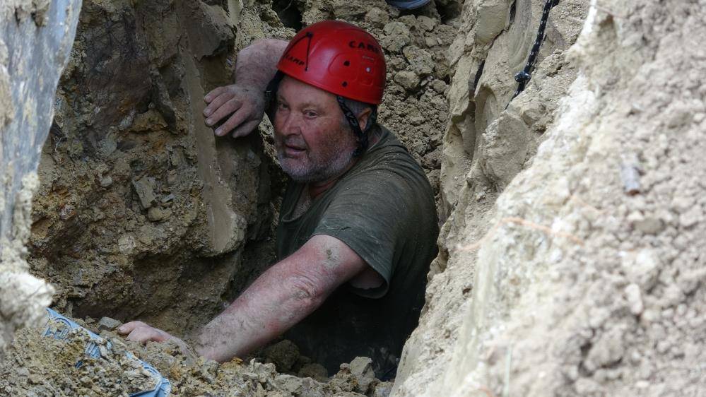 Çanakkale’de toprak kayması: İşçiler göçük altında kaldı! 6