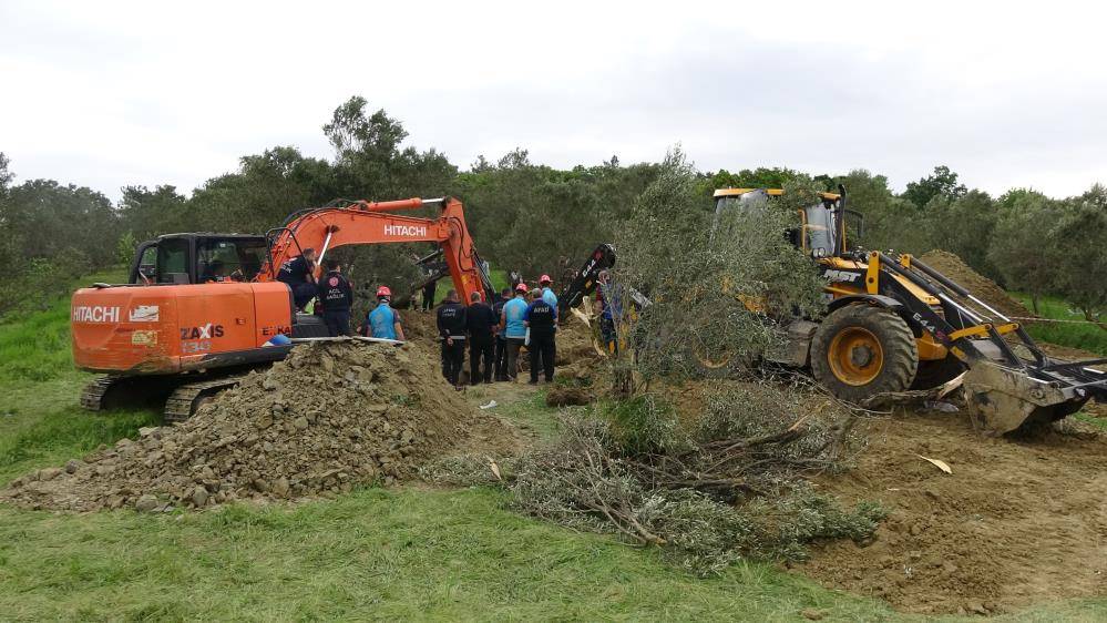 Çanakkale’de toprak kayması: İşçiler göçük altında kaldı! 4