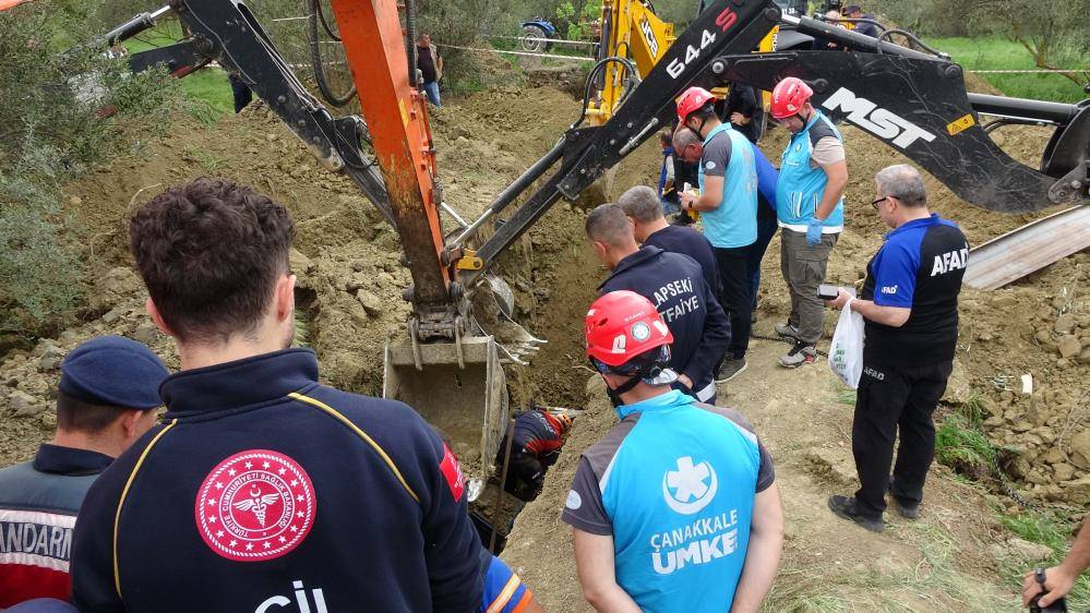 Çanakkale’de toprak kayması: İşçiler göçük altında kaldı! 3