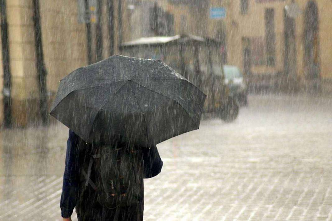 Meteoroloji'den İstanbul dahil o illere sağanak ve fırtına uyarısı! 10